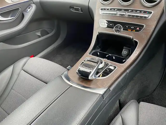 メルセデス・ベンツ Ｃ１８０ ステーションワゴンアバンギャルド 福岡県 2019(令1)年 5.7万km ポーラホワイト レーダーセーフティパッケージ/アダプティブクルーズコントロール/ブラインドスポットモニター/レーンキープアシスト/アクティブセーフティブレーキ/ベーシックパッケージ/純正ナビ　/Ａｐｐｌｅｃａｒｐｌａｙ/ａｎｄｒｏｉｄａｕｔｏ　/Bluetooth/フルセグTV/パワーバックドア　/LEDヘッドライト/オートハイハイビーム/前後コーナーセンサー　/純正１７インチアルミホイール/ETC/保証書/スペアキー×1