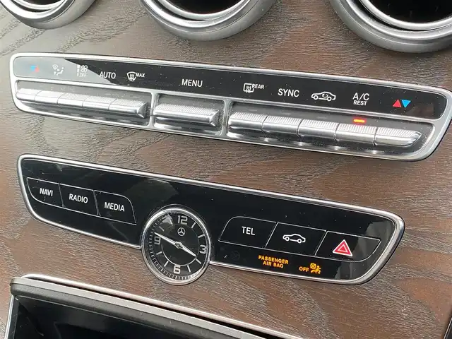 メルセデス・ベンツ Ｃ１８０ ステーションワゴンアバンギャルド 福岡県 2019(令1)年 5.7万km ポーラホワイト レーダーセーフティパッケージ/アダプティブクルーズコントロール/ブラインドスポットモニター/レーンキープアシスト/アクティブセーフティブレーキ/ベーシックパッケージ/純正ナビ　/Ａｐｐｌｅｃａｒｐｌａｙ/ａｎｄｒｏｉｄａｕｔｏ　/Bluetooth/フルセグTV/パワーバックドア　/LEDヘッドライト/オートハイハイビーム/前後コーナーセンサー　/純正１７インチアルミホイール/ETC/保証書/スペアキー×1