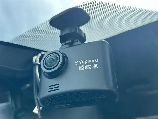 トヨタ ヤリス X 静岡県 2022(令4)年 3.2万km ブラック トヨタセーフティセンス/純正７型ディスプレイオーディオ/バックカメラ/ＢＴオーディオ/ＭＩＲＡＣＡＳＴ/ドラレコ/プロジェクター式ハロゲンヘッドライト/盗難防止装置/サイドカーテンエアバッグ/ＬＤＡ/ＰＣＳ/ＰＫＳＢ/キーレスエントリー/RSA/純正フロアマット/オートハイビーム