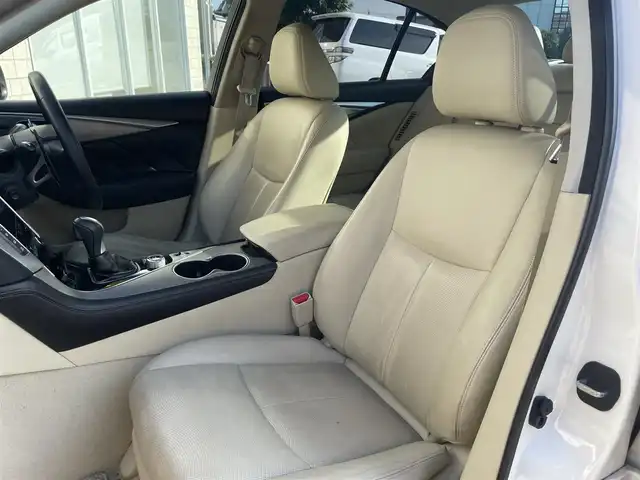 日産 スカイライン ハイブリッド 350GT Type SP 栃木県 2014(平26)年 12.7万km クリスタルホワイトパール 株)IDOMが運営する【じしゃロン小山店】の自社ローン専用車両になります。こちらは現金またはオートローンご利用時の価格です。自社ローンご希望の方は別途その旨お申付け下さい//純正フルセグナビ/（CD/DVD/AM/FMラジオ）/(Bluetooth)/スマートキー/プッシュスタート/バックカメラ/オールアラウンドビュー/ＥＴＣ/インテリジェンスクルーズコントロール/レーンキープアシスト/車線逸脱警報/ドライブレコーダー/コーナーセンサー/パワーシート/シートヒーター/ステアリングリモコン/TPMS/ＢＯＳＥサウンドシステム/電動格納ドアミラー/パワーウインドウ/防眩ミラー/オートライト