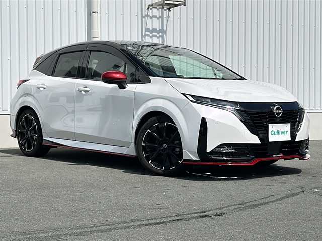 日産 オーラ ニスモ 三重県 2021(令3)年 2.2万km ピュアホワイトパール / スーパーブラック 2トーン 純正ナビ/全周囲カメラ/ＢＳＭ/デジタルインナーミラー/前後ドライブレコーダー/前後コーナーセンサー/ＬＥＤヘッドライト/スペアキー/ビルトインETC2.0/ワンオーナー/レーダークルーズコントロール/電動格納ミラー/禁煙車