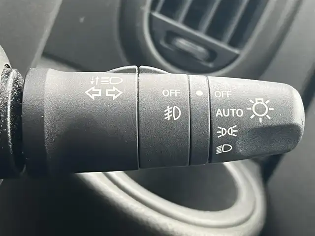 日産 キューブ 15X Vセレクション 秋田県 2016(平28)年 5.8万km スオミブルー 純正メモリナビ/フルセグ/バックカメラ/スマートキー/アイドリングストップ/プッシュスタート/ステアリングスイッチ/ETC/純正ドアバイザー/オートライト/オートエアコン/パワーステアリング/パワーウィンドウ/横滑り防止/盗難防止装置/電動格納ミラー/キーレスエントリー