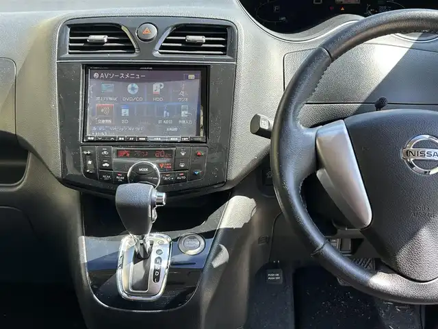 日産 セレナ ハイウェイS G Sハイブリッド 長崎県 2012(平24)年 9.7万km ブリリアントホワイトパール 社外HDDナビ/（CD/DVD/BT/フルセグ）/バックカメラ/フリップダウンモニター/両側パワースライドドア/クルーズコントロール/ETC/オートライト/フォグランプ/電動格納ミラー/スマートキー/プッシュスタート/純正16インチAW