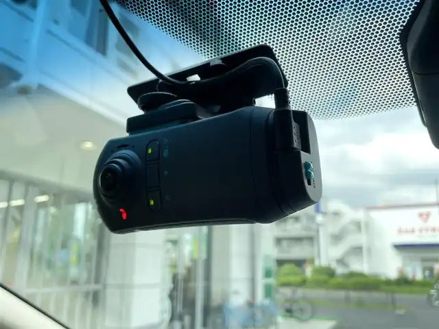 トヨタ アルファードハイブリット エグゼクティブ ラウンジ 東京都 2021(令3)年 4.5万km ホワイトパールクリスタルシャイン ワンオーナー/デジタルインナーミラー/10.5型純正SDナビ/（BTオーディオ/フルセグ）/JBLサウンドシステム/パノラミックビューモニター/フリップダウンモニター/ホワイトレザーシート/セーフティセンス/・プリクラッシュセーフティ/・レーントレーシングアシスト/・レーダークルーズコントロール/ブラインドスポットモニター/前席パワーシート/快適温熱シート/2列目エグゼクティブラウンジシート/・パワーリクライニング/・パワーオットマン/・快適温熱シート/パワーバックドア/両側パワースライドドア/ステアリングヒーター/純正フロアマット/ETC2.0/スペアキー×1/取扱説明書/保証書