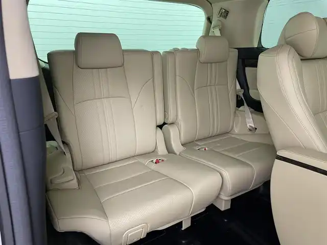 トヨタ アルファードハイブリット エグゼクティブ ラウンジ 岡山県 2021(令3)年 4.5万km ホワイトパールクリスタルシャイン 10.5型純正SDナビ/（BTオーディオ/フルセグ）/JBLサウンドシステム/デジタルインナーミラー/パノラミックビューモニター/12.3インチフリップダウンモニター/ホワイトレザーシート/前席パワーシート/快適温熱シート/2列目エグゼクティブラウンジシート/・パワーリクライニング/・パワーオットマン/・快適温熱シート/ETC2.0/ドライブレコーダー/セーフティセンス/・プリクラッシュセーフティ/・レーントレーシングアシスト/・レーダークルーズコントロール/・BSM/パワーバックドア/両側パワースライドドア/ステアリングヒーター/純正フロアマット