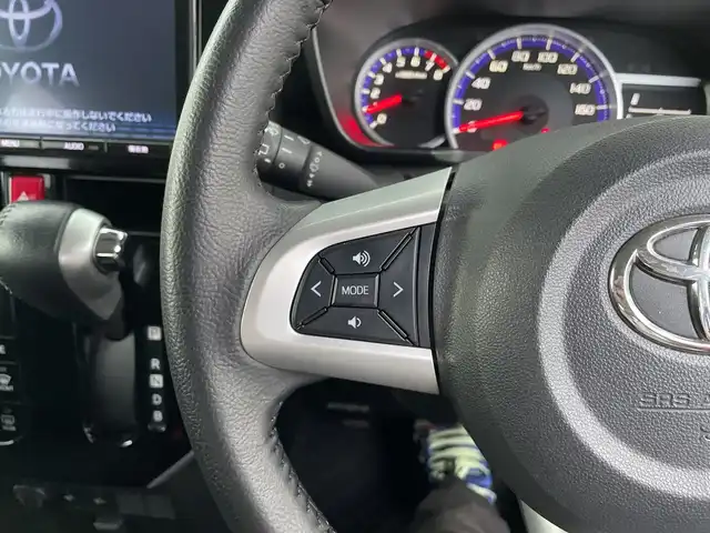 トヨタ タンク カスタムG－T 千葉県 2017(平29)年 4.2万km レーザーブルークリスタルシャイン 純正9インチナビ/(フルセグTV/BT/CD/DVD/FM/AM)/バックカメラ/衝突被害軽減システム/車線逸脱警報/クルーズコントロール/両側パワースライドドア/横滑り防止装置/ビルトインETC2.0/アイドリングストップ/LEDヘッドライト/フォグランプ/オートライト/ウィンカーミラー/電動格納ミラー/純正15インチAW/前席シートヒーター/シートリフター/プッシュスタート/スマートキー/フロアマット/取扱説明書