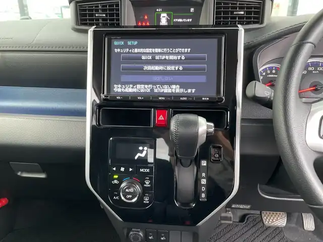 トヨタ タンク カスタムG－T 千葉県 2017(平29)年 4.2万km レーザーブルークリスタルシャイン 純正9インチナビ/(フルセグTV/BT/CD/DVD/FM/AM)/バックカメラ/衝突被害軽減システム/車線逸脱警報/クルーズコントロール/両側パワースライドドア/横滑り防止装置/ビルトインETC2.0/アイドリングストップ/LEDヘッドライト/フォグランプ/オートライト/ウィンカーミラー/電動格納ミラー/純正15インチAW/前席シートヒーター/シートリフター/プッシュスタート/スマートキー/フロアマット/取扱説明書