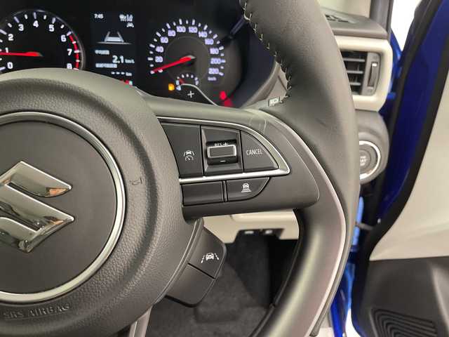 スズキ スイフト HYBRID MZ 愛知県 2023(令5)年 0.1万km 青 純正9型ディズプレイオーディオナビ/全方位カメラ/レーダークルーズコントロール/シートヒーター/フルセグ/CD DVD/Bluetooth/バックカメラ/コーナーセンサー/純正アルミホイール/ブラインドスポットモニター/LEDヘッドライト/パドルシフト/レーンキープアシスト/ワイヤレス充電機/衝突軽減システム/ステアリングスイッチ/スマートキー/プッシュスタート