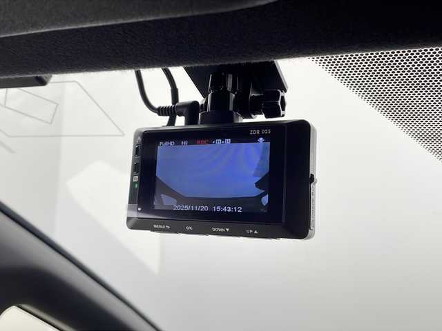 トヨタ ノア Si ダブルバイビー 愛知県 2018(平30)年 4.9万km ホワイトパールクリスタルシャイン /禁煙車//特別仕様車”Si W×B”//純正10インチナビ(NSZN-Z68T)//フルセグTV・AM・FM・CD・DVD・SD・Bluetooth//バックカメラ//ビルトインETC//純正後席フリップダウンモニター//前方ドライブレコーダー(ZDR025)//特別装備/- メッキエクステリアガーニッシュ/- メッキ外側ドアハンドル/- メッキ内側ドアハンドル/- 合皮コンビシート/- 合皮ドアトリム//トヨタセーフティセンス/- プリクラッシュセーフティ/- レーンディパーチャーアラート/- オートハイビーム//クルーズコントロール//LEDヘッドライト//オートライト//LEDフォグランプ//両側パワースライドドア//バックドアイージークローザー//前席シートヒーター//リアオートエアコン//純正16インチアルミホイール//純正フロアマット//革巻きステアリング//ステアリングスイッチ//プッシュスタート//電動格納ミラー//アイドリングストップ//イモビライザー//新車保証書・取扱説明書//スペアキー