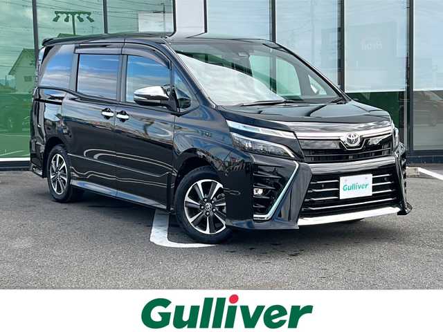 トヨタ ヴォクシー ZS 煌Ⅱ 岐阜県 2020(令2)年 3.4万km ブラック 登録時走行距離：33725km/純正ナビ（NSZT-Z68T）/純正フリップダウンモニター/バックカメラ/フルセグテレビ・Bluetooth・CD/レーダークルーズコントロール/レーンキープアシスト/両側パワースライドドア/LEDヘッドライト/オートライト/オートハイビーム/純正16インチアルミホイール/アイドリングストップ/プッシュスタート/スマートキー
