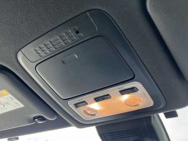 トヨタ ヴォクシー ZS 煌Ⅱ 岐阜県 2020(令2)年 3.4万km ブラック 登録時走行距離：33725km/純正ナビ（NSZT-Z68T）/純正フリップダウンモニター/バックカメラ/フルセグテレビ・Bluetooth・CD/レーダークルーズコントロール/レーンキープアシスト/両側パワースライドドア/LEDヘッドライト/オートライト/オートハイビーム/純正16インチアルミホイール/アイドリングストップ/プッシュスタート/スマートキー