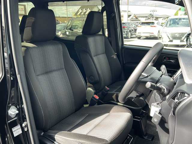 トヨタ ヴォクシー ZS 煌Ⅱ 岐阜県 2020(令2)年 3.4万km ブラック 登録時走行距離：33725km/純正ナビ（NSZT-Z68T）/純正フリップダウンモニター/バックカメラ/フルセグテレビ・Bluetooth・CD/レーダークルーズコントロール/レーンキープアシスト/両側パワースライドドア/LEDヘッドライト/オートライト/オートハイビーム/純正16インチアルミホイール/アイドリングストップ/プッシュスタート/スマートキー