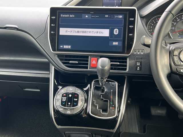 トヨタ ヴォクシー ZS 煌Ⅱ 岐阜県 2020(令2)年 3.4万km ブラック 登録時走行距離：33725km/純正ナビ（NSZT-Z68T）/純正フリップダウンモニター/バックカメラ/フルセグテレビ・Bluetooth・CD/レーダークルーズコントロール/レーンキープアシスト/両側パワースライドドア/LEDヘッドライト/オートライト/オートハイビーム/純正16インチアルミホイール/アイドリングストップ/プッシュスタート/スマートキー