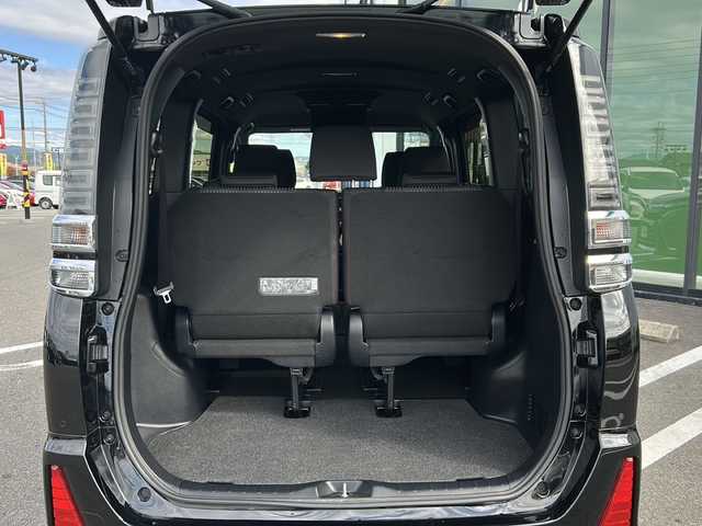 トヨタ ヴォクシー ZS 煌Ⅱ 岐阜県 2020(令2)年 3.4万km ブラック 登録時走行距離：33725km/純正ナビ（NSZT-Z68T）/純正フリップダウンモニター/バックカメラ/フルセグテレビ・Bluetooth・CD/レーダークルーズコントロール/レーンキープアシスト/両側パワースライドドア/LEDヘッドライト/オートライト/オートハイビーム/純正16インチアルミホイール/アイドリングストップ/プッシュスタート/スマートキー