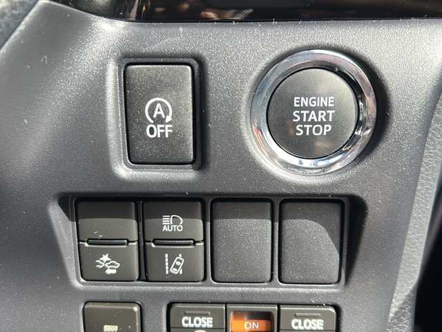 トヨタ ヴォクシー ZS 煌Ⅱ 岐阜県 2020(令2)年 3.4万km ブラック 登録時走行距離：33725km/純正ナビ（NSZT-Z68T）/純正フリップダウンモニター/バックカメラ/フルセグテレビ・Bluetooth・CD/レーダークルーズコントロール/レーンキープアシスト/両側パワースライドドア/LEDヘッドライト/オートライト/オートハイビーム/純正16インチアルミホイール/アイドリングストップ/プッシュスタート/スマートキー