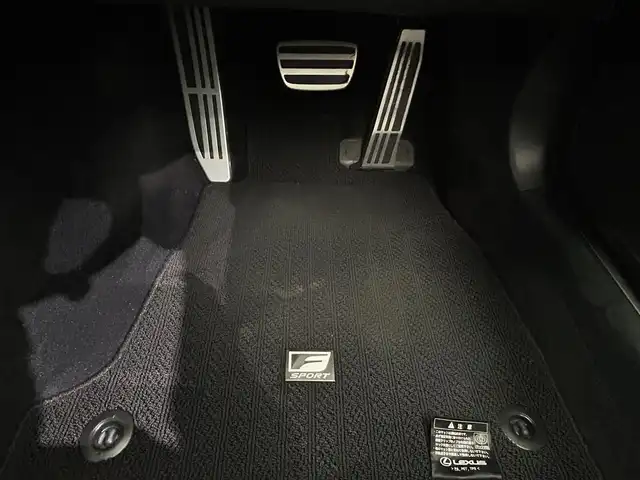 レクサス ＬＳ 500h Fスポーツ 鹿児島県 2018(平30)年 10.3万km ホワイトノーヴァガラスフレーク 禁煙車　/純正ナビ/(フルセグTV/Bluetooth/CD/DVD)/全方位カメラ/前後ドライブレコーダー　/パドルシフト　/全席シートヒーター/フルセグＴＶ　/ヘッドアップディスプレイ　/前後コーナーセンサー　/前席28way調整式パワーシート　/本革シート　/純正アルミホイール/ステアリングヒーター/純正ビルドインETC/100V充電/オートブレーキホールド/ドアバイザー/純正フロアマット/純正アルミホイール