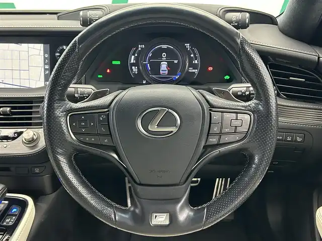 レクサス ＬＳ 500h Fスポーツ 鹿児島県 2018(平30)年 10.3万km ホワイトノーヴァガラスフレーク 禁煙車　/純正ナビ/(フルセグTV/Bluetooth/CD/DVD)/全方位カメラ/前後ドライブレコーダー　/パドルシフト　/全席シートヒーター/フルセグＴＶ　/ヘッドアップディスプレイ　/前後コーナーセンサー　/前席28way調整式パワーシート　/本革シート　/純正アルミホイール/ステアリングヒーター/純正ビルドインETC/100V充電/オートブレーキホールド/ドアバイザー/純正フロアマット/純正アルミホイール