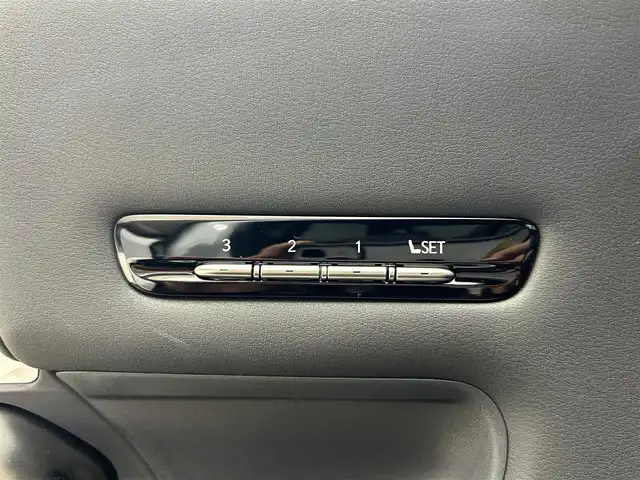 レクサス ＬＳ 500h Fスポーツ 鹿児島県 2018(平30)年 10.3万km ホワイトノーヴァガラスフレーク 禁煙車　/純正ナビ/(フルセグTV/Bluetooth/CD/DVD)/全方位カメラ/前後ドライブレコーダー　/パドルシフト　/全席シートヒーター/フルセグＴＶ　/ヘッドアップディスプレイ　/前後コーナーセンサー　/前席28way調整式パワーシート　/本革シート　/純正アルミホイール/ステアリングヒーター/純正ビルドインETC/100V充電/オートブレーキホールド/ドアバイザー/純正フロアマット/純正アルミホイール