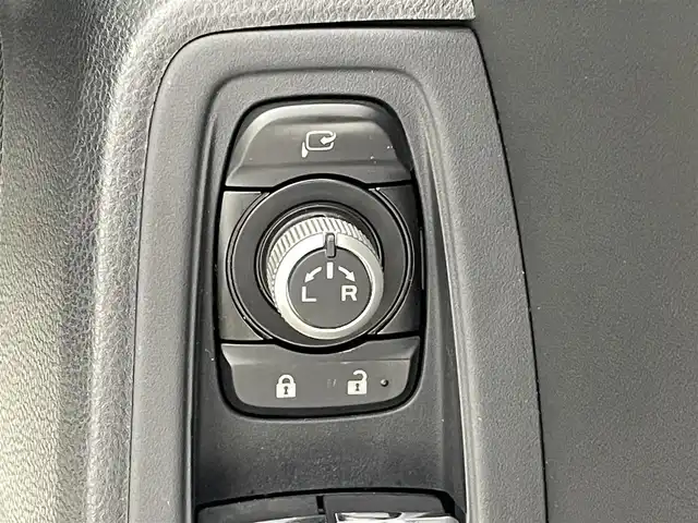 スバル ＢＲＺ S 群馬県 2021(令3)年 1.6万km クリスタルホワイトP STIエアロパッケージ/純正アルパインナビ/・CD/DVD/SD/Bluetooth/フルセグTV/=======/ＳＴＩエアロパッケージ　純正アルパインナビ　バックカメラ　ハーフレザーシート　シートヒーター　アイサイト　追従クルーズコントロール　パドルシフト　ＥＴＣ　ドライブレコーダー　純正１８インチＡＷ　禁煙車