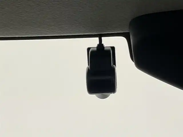 スズキ スペーシア カスタム HYBRID XS 埼玉県 2024(令6)年 1.6万km 緑 純正９インチナビ　全方位モニター　ＨＵＤ　ＥＴＣ前後ドライブレコーダー　セーフティサポート　アダプティブクルーズコントロール　シートヒーター　ステアリングヒーター　ＨＤＭＩ　オートハイビーム　ＬＥＤ