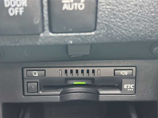 トヨタ ヴェルファイア Z Gエディション 岐阜県 2018(平30)年 8.7万km ブラック 登録時走行距離　86264km/純正１０インチナビ/１２インチフリップダウンモニタ/フルセグ/シートヒーター/エアシート/オットマン/バックカメラ/パワーバックドア/オートマチックハイビーム/ＤＶＤ再生機能/Bluetooth接続/トヨタセーフティセンス/前後コーナーセンサー/ビルトインＥＴＣ/WAC/スマートキー/プッシュスタート/純正18インチAW/レザーシート/社外フロアマット