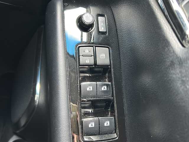 トヨタ ヴェルファイア Z Gエディション 岐阜県 2018(平30)年 8.7万km ブラック 登録時走行距離　86264km/純正１０インチナビ/１２インチフリップダウンモニタ/フルセグ/シートヒーター/エアシート/オットマン/バックカメラ/パワーバックドア/オートマチックハイビーム/ＤＶＤ再生機能/Bluetooth接続/トヨタセーフティセンス/前後コーナーセンサー/ビルトインＥＴＣ/WAC/スマートキー/プッシュスタート/純正18インチAW/レザーシート/社外フロアマット