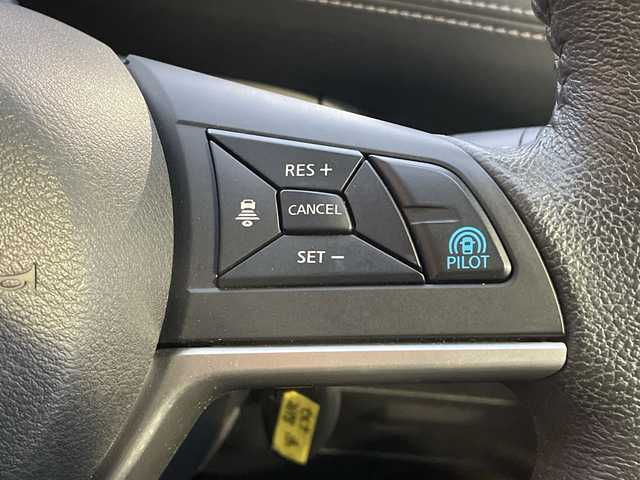 日産 セレナ ハイウェイスターVセレクションⅡ 新潟県 2018(平30)年 5.4万km マルーンレッド 2トーン ワンオーナー/純正9インチナビ(MM518D-L)/（CD/DVD/Bluetooth/Blu-ray/SD)/フルセグTV/プロパイロット/全方位カメラ/フリップダウンモニター/衝突軽減ブレーキ/レーダークルーズコントロール/レーンキープアシスト/コーナーセンサー/インテリジェントルームミラー/ビルトインETC/純正ドライブレコーダー/両側パワースライドドア/純正16インチアルミホイール/スマートキー/スペアキー1本/プッシュスタート/LEDヘッドライト/オートライト/純正フロアマット/横滑り防止装置/取扱説明書/保証書