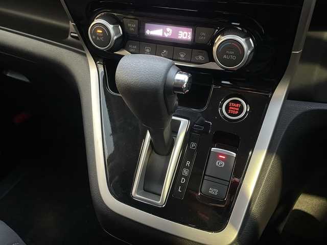 日産 セレナ ハイウェイスターVセレクションⅡ 新潟県 2018(平30)年 5.4万km マルーンレッド 2トーン ワンオーナー/純正9インチナビ(MM518D-L)/（CD/DVD/Bluetooth/Blu-ray/SD)/フルセグTV/プロパイロット/全方位カメラ/フリップダウンモニター/衝突軽減ブレーキ/レーダークルーズコントロール/レーンキープアシスト/コーナーセンサー/インテリジェントルームミラー/ビルトインETC/純正ドライブレコーダー/両側パワースライドドア/純正16インチアルミホイール/スマートキー/スペアキー1本/プッシュスタート/LEDヘッドライト/オートライト/純正フロアマット/横滑り防止装置/取扱説明書/保証書