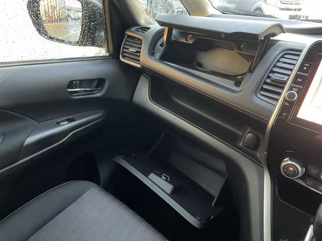 日産 セレナ ハイウェイスターVセレクションⅡ 新潟県 2018(平30)年 5.4万km マルーンレッド 2トーン ワンオーナー/純正9インチナビ(MM518D-L)/（CD/DVD/Bluetooth/Blu-ray/SD)/フルセグTV/プロパイロット/全方位カメラ/フリップダウンモニター/衝突軽減ブレーキ/レーダークルーズコントロール/レーンキープアシスト/コーナーセンサー/インテリジェントルームミラー/ビルトインETC/純正ドライブレコーダー/両側パワースライドドア/純正16インチアルミホイール/スマートキー/スペアキー1本/プッシュスタート/LEDヘッドライト/オートライト/純正フロアマット/横滑り防止装置/取扱説明書/保証書