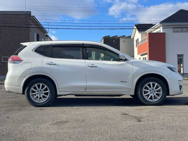 日産 エクストレイル モード・プレミア オーテック30th 道央・札幌 2016(平28)年 13.6万km ブリリアントホワイトパール ４WD/純正メーカーナビ/CD/DVD/BT/フルセグ/エマージェンシーブレーキ/横滑り防止装置/クルーズコントロール/レーンキープアシスト/パーキングアシスト/ヒルディセントコントロール/クリアランスソナー/アラウンドビューモニター/ビルトインETC/ドライブレコーダー/ECOMODE/パワーバックドア/前席シートヒーター/レザーシート/革巻きステアリング/ステアリングリモコン/プッシュスタート/スマートキー/LEDヘッドライト/オートライト/フォグランプ/電動格納ミラー/ヒーテッドドアミラー/ウィンカーミラー/純正フロアマット/ドアバイザー/スペアキー/純正フロアマット/純正AW付夏タイヤ積込/225/60/R16/2022年/山6mm