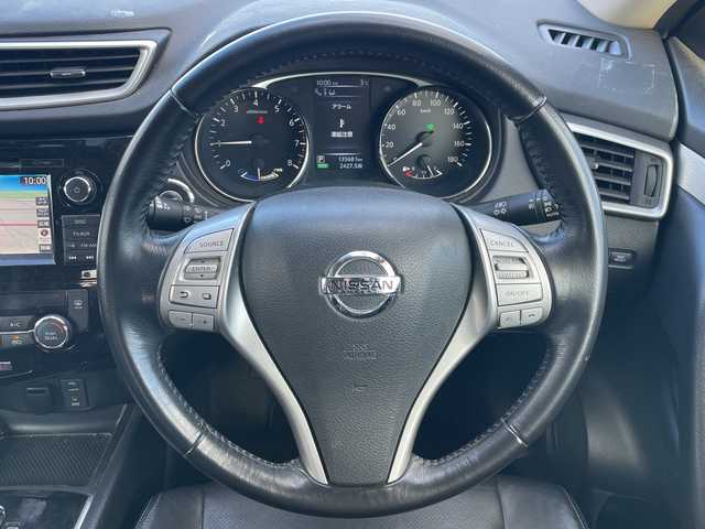 日産 エクストレイル モード・プレミア オーテック30th 道央・札幌 2016(平28)年 13.6万km ブリリアントホワイトパール ４WD/純正メーカーナビ/CD/DVD/BT/フルセグ/エマージェンシーブレーキ/横滑り防止装置/クルーズコントロール/レーンキープアシスト/パーキングアシスト/ヒルディセントコントロール/クリアランスソナー/アラウンドビューモニター/ビルトインETC/ドライブレコーダー/ECOMODE/パワーバックドア/前席シートヒーター/レザーシート/革巻きステアリング/ステアリングリモコン/プッシュスタート/スマートキー/LEDヘッドライト/オートライト/フォグランプ/電動格納ミラー/ヒーテッドドアミラー/ウィンカーミラー/純正フロアマット/ドアバイザー/スペアキー/純正フロアマット/純正AW付夏タイヤ積込/225/60/R16/2022年/山6mm