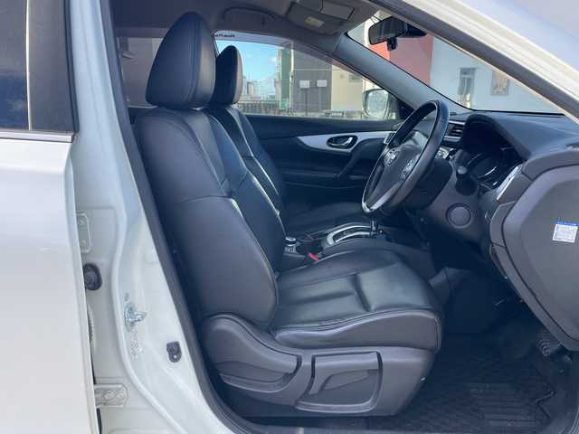 日産 エクストレイル モード・プレミア オーテック30th 道央・札幌 2016(平28)年 13.6万km ブリリアントホワイトパール ４WD/純正メーカーナビ/CD/DVD/BT/フルセグ/エマージェンシーブレーキ/横滑り防止装置/クルーズコントロール/レーンキープアシスト/パーキングアシスト/ヒルディセントコントロール/クリアランスソナー/アラウンドビューモニター/ビルトインETC/ドライブレコーダー/ECOMODE/パワーバックドア/前席シートヒーター/レザーシート/革巻きステアリング/ステアリングリモコン/プッシュスタート/スマートキー/LEDヘッドライト/オートライト/フォグランプ/電動格納ミラー/ヒーテッドドアミラー/ウィンカーミラー/純正フロアマット/ドアバイザー/スペアキー/純正フロアマット/純正AW付夏タイヤ積込/225/60/R16/2022年/山6mm