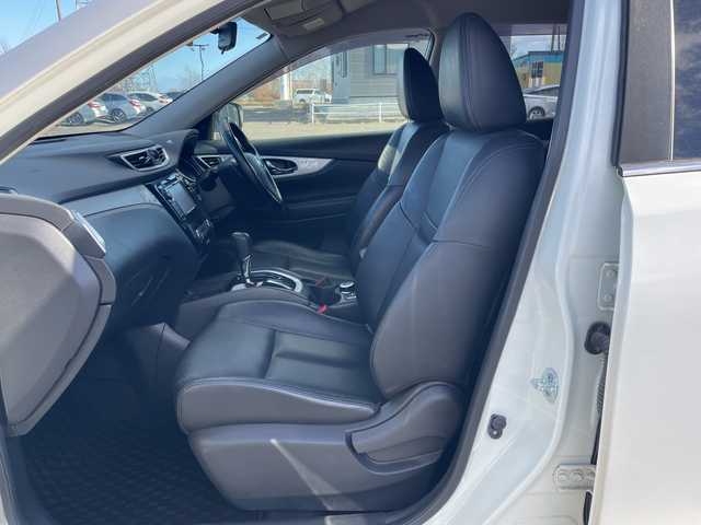 日産 エクストレイル モード・プレミア オーテック30th 道央・札幌 2016(平28)年 13.6万km ブリリアントホワイトパール ４WD/純正メーカーナビ/CD/DVD/BT/フルセグ/エマージェンシーブレーキ/横滑り防止装置/クルーズコントロール/レーンキープアシスト/パーキングアシスト/ヒルディセントコントロール/クリアランスソナー/アラウンドビューモニター/ビルトインETC/ドライブレコーダー/ECOMODE/パワーバックドア/前席シートヒーター/レザーシート/革巻きステアリング/ステアリングリモコン/プッシュスタート/スマートキー/LEDヘッドライト/オートライト/フォグランプ/電動格納ミラー/ヒーテッドドアミラー/ウィンカーミラー/純正フロアマット/ドアバイザー/スペアキー/純正フロアマット/純正AW付夏タイヤ積込/225/60/R16/2022年/山6mm