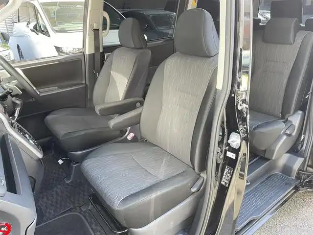 トヨタ ヴォクシー ZS 煌 大阪府 2010(平22)年 5.3万km ブラック ワンオーナー/禁煙車/純正ナビ【NHZN-W60G】/　フルセグTV/Bluetooth/CD/DVD/FM/AM/AUX/バックカメラ/10.2インチALPINE後席モニター【TMX-R2200】/デジタルインナーミラー型ドライブレコーダー【DMDR-28】/ドライブレコーダー【NX-DR200S】/ETC/パドルシフト/ステアリングスイッチ/革巻きステアリング/HIDヘッドライト/フォグランプ/ウィンカーミラー/スペアキー/記録簿：H25/26/27/29/R1/2年分あり