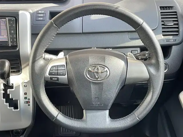 トヨタ ヴォクシー ZS 煌 大阪府 2010(平22)年 5.3万km ブラック ワンオーナー/禁煙車/純正ナビ【NHZN-W60G】/　フルセグTV/Bluetooth/CD/DVD/FM/AM/AUX/バックカメラ/10.2インチALPINE後席モニター【TMX-R2200】/デジタルインナーミラー型ドライブレコーダー【DMDR-28】/ドライブレコーダー【NX-DR200S】/ETC/パドルシフト/ステアリングスイッチ/革巻きステアリング/HIDヘッドライト/フォグランプ/ウィンカーミラー/スペアキー/記録簿：H25/26/27/29/R1/2年分あり