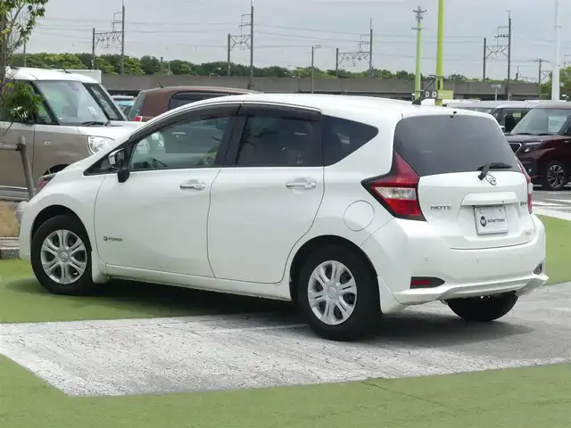 日産 ノート e－パワー X 千葉県 2017(平29)年 5.7万km ブリリアントホワイトパール エマージェンシーブレーキ/インテリジェントルームミラー/アイドリングストップ/純正SDナビ/地デジTV/【DVD/CD再生可】bluetooth/アラウンドビューモニター/ドライブレコーダー/ETC/LEDヘッドライト/ウインカーミラー/コーナーセンサー/ステアリングスイッチ/インテリジェントキー