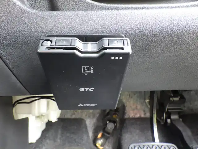 日産 ノート e－パワー X 千葉県 2017(平29)年 5.7万km ブリリアントホワイトパール エマージェンシーブレーキ/インテリジェントルームミラー/アイドリングストップ/純正SDナビ/地デジTV/【DVD/CD再生可】bluetooth/アラウンドビューモニター/ドライブレコーダー/ETC/LEDヘッドライト/ウインカーミラー/コーナーセンサー/ステアリングスイッチ/インテリジェントキー