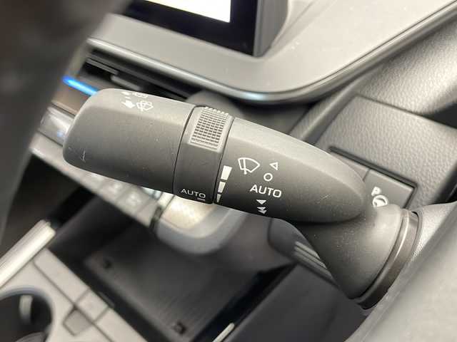 トヨタ プリウス Z 長野県 2023(令5)年 4万km アティチュードブラックマイカ ワンオーナー /純正DA（フルセグ/BT/Miracast）/パノラマルーフ/パノラミックビューモニター/デジタルインナーミラードラレコ /トヨタセーフティセンス/プリクラッシュセーフティー /レーントレーシングアシスト/レーンディパーチャーアラート/ロードサインアシスト/レーダークルーズコントロール/オートマチックハイビーム/ブラインドスポットモニター /パワーバックドア/前席シートヒーター＆クーラー /LEDヘットライト/オートマチックハイビーム /運転席パワーシート/運転席メモリーシート /純正19インチAW