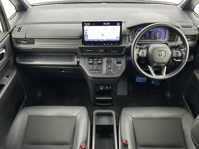 ホンダ ステップワゴン スパーダ eHEV 愛知県 2022(令4)年 3.1万km プラチナホワイトパール Honda SENSING/・衝突軽減ブレーキ/・アダプティブクルーズコントロール/・車線維持支援システム/・ブラインドスポットインフォメーション/・パーキングセンサーシステム/・オートハイビーム/純正11.4インチナビ/・CD.DVD.USB.BT/フルセグTV/バックカメラ/両側パワースライドドア/パワーバックドア/ハーフレザーシート/前席シートヒーター/シーケンシャルランプ/LEDヘッドライト/LEDフォグランプ/パドルシフト/ビルトインETC/純正ドラレコ（F）/横滑り防止/プッシュスタート/スマートキー/純正16インチAW/純正フロアマット/ロールサンシェード/シートバックテーブル/シート背面USB