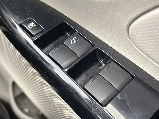 日産 デイズ J 愛知県 2017(平29)年 3.8万km クールシルバー 禁煙車/純正7インチSDナビ/（Bluetooth/フルセグTV/AM/FM/CD/SD)/純正フロアマット/電動格納ミラー/ベンチシート/アンチロックブレーキシステム/エアコン/パワーウィンド/パワーステアリング/リモコンキー