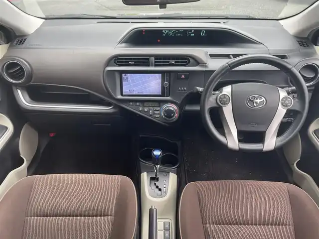 トヨタ アクア G 愛知県 2014(平26)年 7.8万km ディープアメジストマイカメタリック (株)IDOMが運営する【じしゃロン豊川店】の自社ローン専用車両になります。こちらは現金またはオートローンご利用時の価格です。自社ローンご希望の方は別途その旨お申付け下さい/ 純正メモリナビ/　◯ CD再生機能/　◯ DVD再生機能/　◯ BT対応/　◯ フルセグTV/ バックカメラ/ ETC/ プッシュスタート/ 革巻ステアリング/ ステアリングスイッチ/ ウインカーミラー/ ドアバイザー/ 純正フロアマット