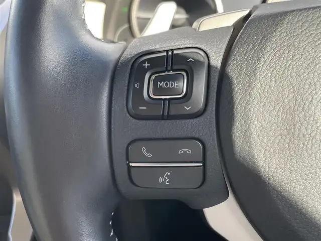 レクサス ＮＸ 300h Iパッケージ 滋賀県 2018(平30)年 3.2万km ソニックチタニウム 純正ナビ/・Bluetooth/・フルセグ/・CD/DVD/パノラミックビューモニター/革巻きステアリング/ステアリングリモコン/パドルシフト/ステアリングヒーター/ETC/レーダークルーズコントロール/ホワイトレザーシート/前席シートヒーター/前席パワーシート/パワーバックドア/オートブレーキホールド/オートリトラミラー/ドアミラーヒーター/オートハイビーム/三眼LEDヘッドライト/フォグライト/レクサスセーフティ/・レーンディパーチャーアラート/・プリクラッシュセーフティ/・クリアランスソナー/スペアキー/スマトキー