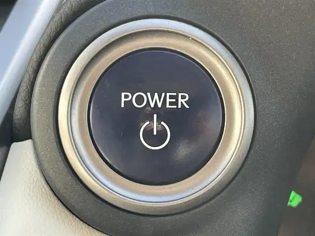 レクサス ＮＸ 300h Iパッケージ 滋賀県 2018(平30)年 3.2万km ソニックチタニウム 純正ナビ/・Bluetooth/・フルセグ/・CD/DVD/パノラミックビューモニター/革巻きステアリング/ステアリングリモコン/パドルシフト/ステアリングヒーター/ETC/レーダークルーズコントロール/ホワイトレザーシート/前席シートヒーター/前席パワーシート/パワーバックドア/オートブレーキホールド/オートリトラミラー/ドアミラーヒーター/オートハイビーム/三眼LEDヘッドライト/フォグライト/レクサスセーフティ/・レーンディパーチャーアラート/・プリクラッシュセーフティ/・クリアランスソナー/スペアキー/スマトキー