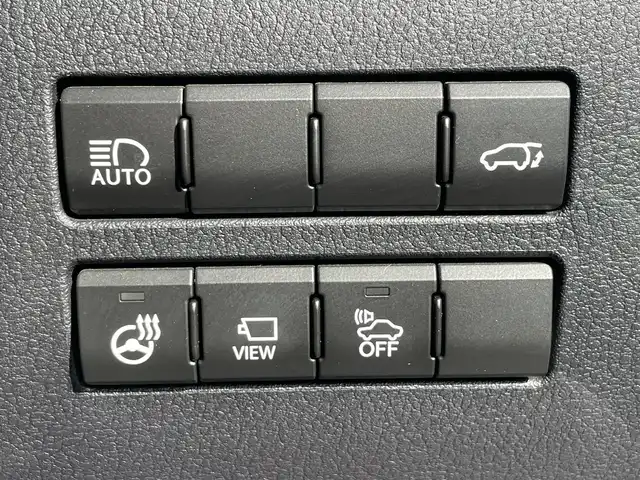 レクサス ＮＸ 300h Iパッケージ 滋賀県 2018(平30)年 3.2万km ソニックチタニウム 純正ナビ/・Bluetooth/・フルセグ/・CD/DVD/パノラミックビューモニター/革巻きステアリング/ステアリングリモコン/パドルシフト/ステアリングヒーター/ETC/レーダークルーズコントロール/ホワイトレザーシート/前席シートヒーター/前席パワーシート/パワーバックドア/オートブレーキホールド/オートリトラミラー/ドアミラーヒーター/オートハイビーム/三眼LEDヘッドライト/フォグライト/レクサスセーフティ/・レーンディパーチャーアラート/・プリクラッシュセーフティ/・クリアランスソナー/スペアキー/スマトキー