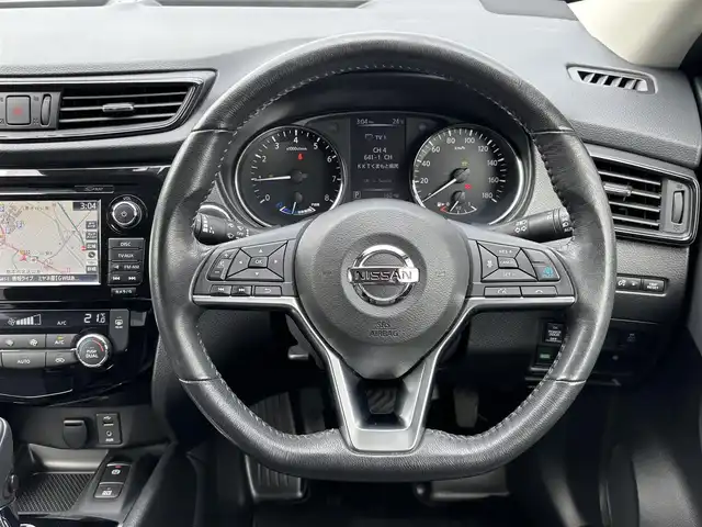日産 エクストレイル ハイブリッド 20Xi 熊本県 2018(平30)年 3.9万km ブリリアントホワイトパール ワンオーナー/ルーフレール/純正SDナビ/【フルセグTV/CD/DVD】/バックカメラ/アラウンドビューモニター/デジタルインナーミラー/プロパイロットシステム/衝突被害軽減システム/レーダークルーズコントロール/ダウンヒルアシストコントロール/車両接近通報装置/コーナーセンサー/合皮シート/ISOFIX/電動リアゲート/純正17インチアルミホイール/オートLEDライト/オートマチックハイビーム/ビルトインETC/横滑り防止装置/盗難防止装置/純正フロアマット/プッシュスタート/スマートキー/スペアキー/取扱説明書/保証書