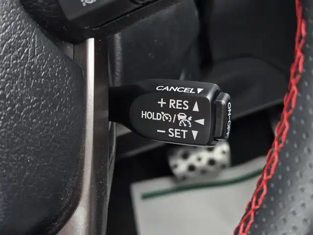 トヨタ ハイラックス Z GRスポーツ 鹿児島県 2023(令5)年 2.4万km スーパーホワイトⅡ レーダークルーズコントロール　/ＥＴＣ　/純正メモリーナビ　/アラウンドビューモニター　/Ｂｌｕｅｔｏｏｔｈオーディオ　/Ｄ席パワーシート　/ＥＧＲ製バグガード　/トラクションコントロール　/パワーヒート/レーンディパーチャーアラート/プリクラッシュセーフティシステム/排出ガス浄化スイッチ/GR純正アルミホイール(18インチ)/前後コーナーセンサー/プッシュスタート/スマートキー/横滑り防止装置/レーンキープアシスト/ディーゼルターボ車/エアバッグ(Ｗ＋サイド)