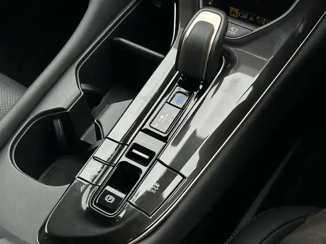 トヨタ クラウン スポーツ Z 東京都 2024(令6)年 2.4万km パールⅡ モデリスタエアロ/パノラマルーフ/パノラミックビューモニター/純正12.3インチディスプレイオーディオ/トヨタチームメイト/アドバンスドパーク/パーキングサポートブレーキ/トヨタセーフティセンス/デジタルインナーミラー/レーダークルーズコントロール/ブラインドスポットモニター/オートマチックハイビーム/ビルトインETC2.0/AC100V/レザーシート/シートヒーター/ベンチレーションシート/ハンドルヒーター