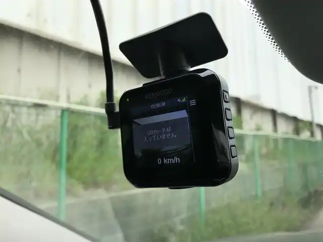 メルセデス・ベンツ Ｃ２００ アバンギャルド 富山県 2015(平27)年 6.6万km オブシディアンブラック 〇COMANDシステム/〇バックカメラ/〇レーダーセーフティパッケージ/〇パークトロニック/〇ヘッドアップディスプレイ/〇シートヒーター（運転席/助手席）/〇パワートランクリッド/〇LEDインテリジェントシステム/〇アダプティブハイビームアシストプラス/〇LEDコーナリングランプ/〇純正17インチAW/〇ブラウン木目調センターパネル/アナログ時計/〇ディンプル加工ナッパ革巻きステアリングホイール/〇無地ファブリック/合皮コンビシート/〇パワーシート（運転席メモリー付/助手席）/〇ETC/〇ドライブレコーダー/〇キーレスゴー