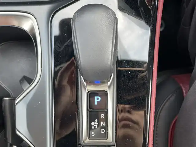 レクサス ＮＸ 350h バージョンL 滋賀県 2022(令4)年 4.2万km ソニッククォーツ 14型ディスプレイオーディオ/・Bluetooth/・フルセグ/・Mira Cast/パノラミックビューモニター/赤レザーシート/マークレビンソン/革巻きステアリング/ステアリングリモコン/パドルシフト/ETC/前後ドライブレコーダー/レーダークルーズコントロール/前席シートベンチレーション/全席シートヒーター/前席パワーシート/ドアミラーヒーター/デジタルインナーミラー/パワーバックドア/オートハイビーム/三眼LEDヘッドライト/フォグライト/オートリトラミラー/プリクラッシュセーフティ/レクサスセーフティ/・レーンディパーチャーアラート/・パーキングソナー/・パーキングサポートブレーキ/・ブラインドスポットモニター/・ロードサインアシスト/スマートキー/プッシュスタート