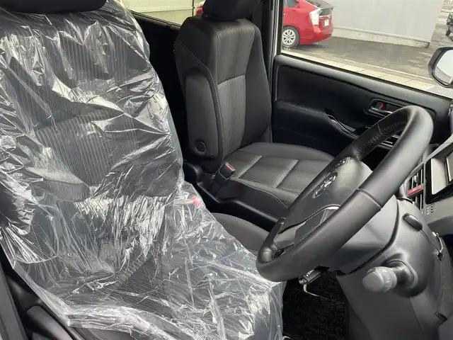 トヨタ ヴォクシー ZS 煌 愛媛県 2018(平30)年 4万km ホワイトパールクリスタルシャイン 純正ナビ（Bluetooth/DVD再生可能/フルセグTV）/SDミュージックサーバー/バックカメラ/ETC/前後ドライブレコーダー/純正フロアマット/ウォークスルー/純正ドアバイザー/純正アルミホイール/両側パワースライドドア/ABS/LEDヘッドライト/レーンキープアシスト/オートマチックハイビーム/衝突被害軽減システム/横滑り防止装置